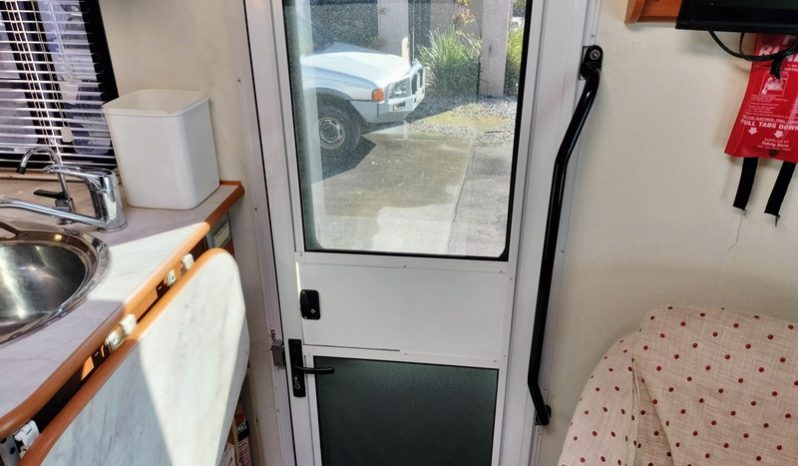 2009 Winnebago Longreach 2735SL (Slide-out) Motorhome 27ft full