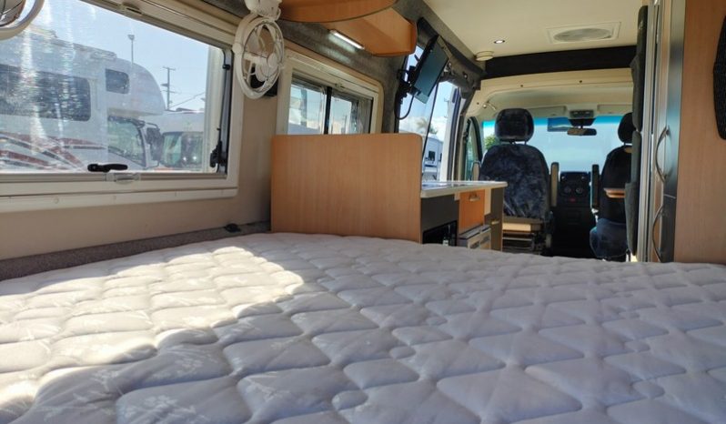 2015 Horizon Banksia Campervan 21ft full