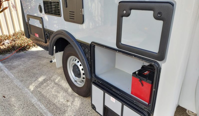 2025 Sunliner Chase 4X4 Motorhome 19ft full